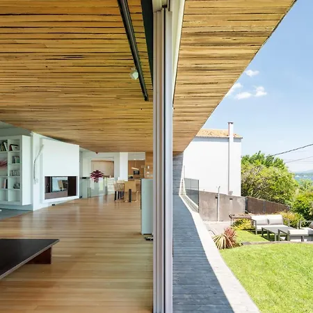Dezanove House By Upper Luxury Housing * Pobra Do Caraminal