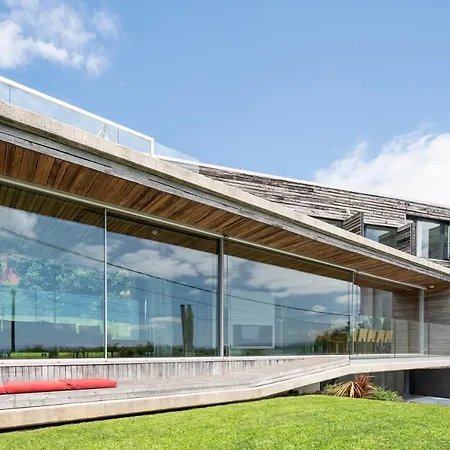 Dezanove House By Upper Luxury Housing *